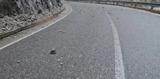 Nis shkatërrimi i shkëmbinjve në malin e Torovicës në Lezhë, prej 8 vitesh rrezikonin jetën e qytetarëve të zonës