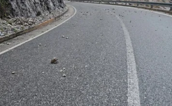 Nis shkatërrimi i shkëmbinjve në malin e Torovicës në Lezhë, prej 8 vitesh rrezikonin jetën e qytetarëve të zonës