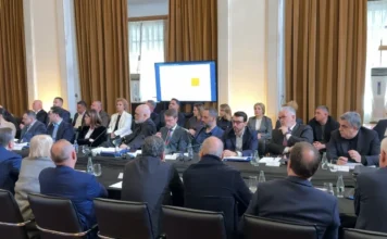 Turi “Punët e Shqipërisë”/ Rama urdhër ministrave dhe deputetëve: Zbrisni në terren, flisni me qytetarët