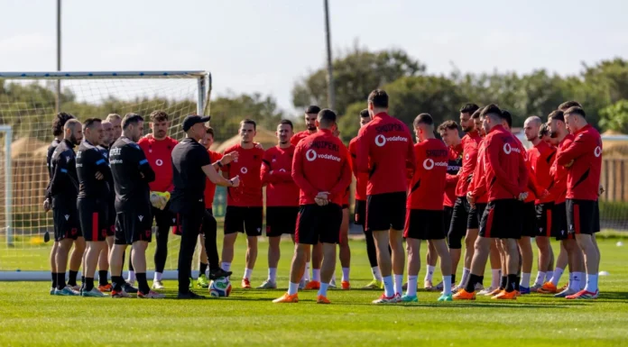 Kuqezinjtë nisin nga e para/ Pas eliminimit, Shqipëria përgatitet ndaj Ukrainës në miqësoren e Valencias