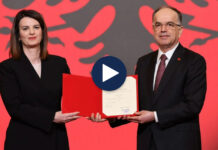 Ndryshimet në qeveri, betohen shtatë ministrat e rinj. Marrin zyrtarisht detyrën