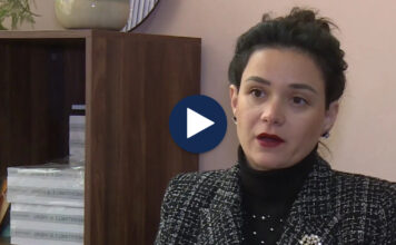 Panik nga lajmet e luftës, psikologët: Informacioni i rremë në rrjetet sociale po rrit ankthin te njerëzit