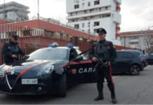 Nuk pranoi ndarjen, e ndoqi dhe tentoi të vriste gruan me thikë, arrestohet 43-vjeçari shqiptar në Itali