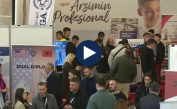 2000 vende pune në panairin e punës/ 80 biznese ofrojnë paga mbi 1000 euro, kërkesa e lartë në turizëm