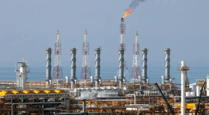 “Goditje e madhe për ekonominë iraniane”/ Izraeli njofton një tjetër sulm: Qëlluam një strukturë kyçe petrokimike në Iran