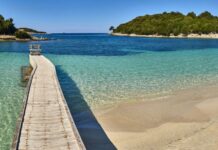 “Express”: Shqipëria – vendi evropian “më i mirë se Maldivet” – vetëm tre orë larg nga Britania e Madhe
