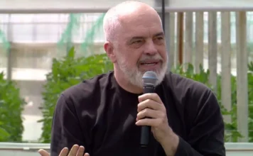 “Nuk është bllokuar gjë”, Rama për negociatat: Njerëzit e ligj përdorin shqiptarët si mish për top ndaj qeverisë. Nuk e dinë që të japin ujë në bisht të lugës