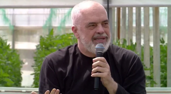 “Nuk është bllokuar gjë”, Rama për negociatat: Njerëzit e ligj përdorin shqiptarët si mish për top ndaj qeverisë. Nuk e dinë që të japin ujë në bisht të lugës