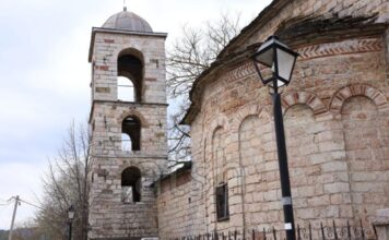 Voskopoja, mes kishave shekullore dhe natyrës alpine