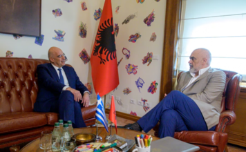 “To Vima”: Ministri grek i Mbrojtjes vizitë në Tiranë, takim me Ramën dhe Nufin