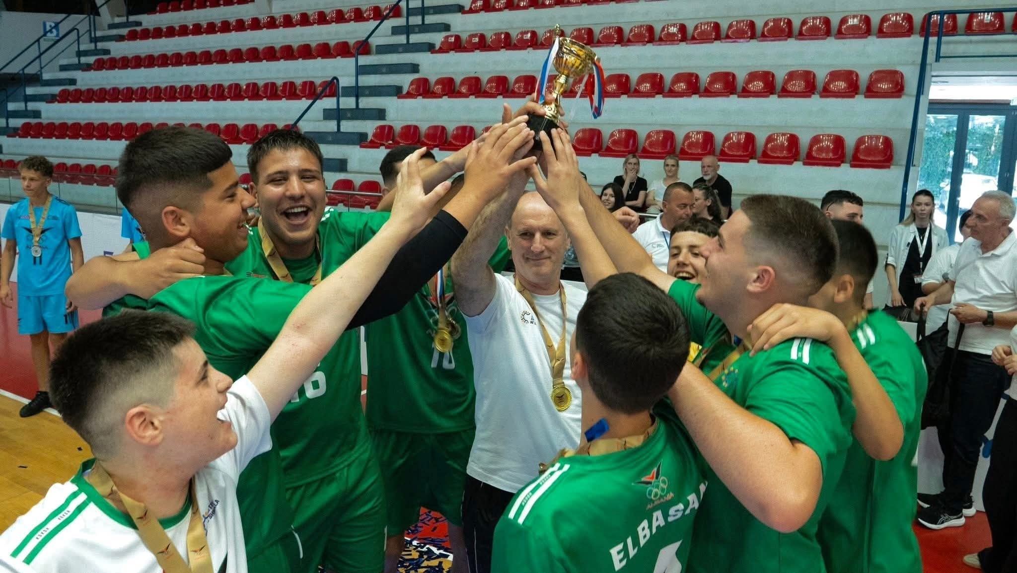 BASHKIA ELBASAN KAMPIONE NË VOLEJBOLL PËR DJEM!
