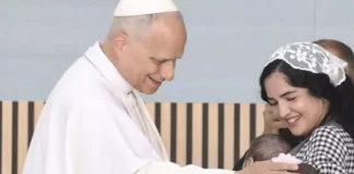 MADRID – Papa nga qendra e pritjes: ‘hapni dyert’