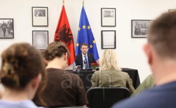 Hoxha: Çdo gjë që ndodh në Shqipëri ka vëmendjen e BE-së, protestat pjesë e lirisë për t’u shprehur