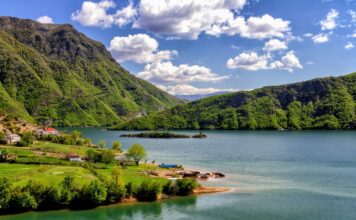 Media amerikane “Quartz”: Shqipëria, destinacioni evropian ku cilësia tejkalon çmimin