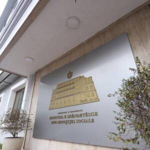 8.9 miliardë lekë i shtohen buxhetit të shëndetësisë dhe mirëqenies sociale, në fokus rritja e pagave