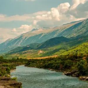 Faqja e njohur mjedisore: Vjosa lumi i fundit i egër i Evropës