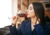 GASTRONOMI – Si po ndryshon tregu i verës me alternativat pa alkool?