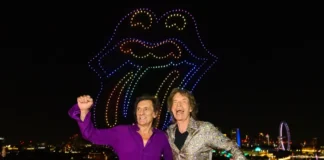 BOTËRORI 2026 – Mick Jagger dhe Ronnie Wood festojnë kualifikimin e Anglisë në gjysmëfinalen e Kupës së Botës