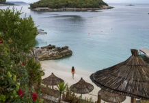 “La Vanguardia”: Riviera Shqiptare, parajsa mesdhetare mes bukurisë natyrore dhe zhvillimit turistik
