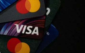 TOKIO – Një defekt në rrjetin e kartave të kreditit “paralizon” Japoninë