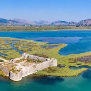 ”SiViaggia”: Një kështjellë mbi ujë, kalaja e Ali Pashës simbol i historisë shqiptare