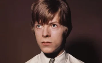 MUZIKË – Publikohen 10 këngë të padëgjuara nga karriera e hershme e David Bowie