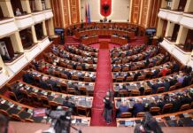 Kuvendi në seancë plenare, diskutohet raporti i Këshillit Kombëtar të Integrimit Europian