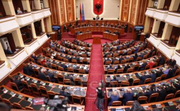 Kuvendi në seancë plenare, diskutohet raporti i Këshillit Kombëtar të Integrimit Europian