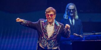Elton John, përtej skenës: kanceri, frika nga vdekja dhe forca për të nisur sërish