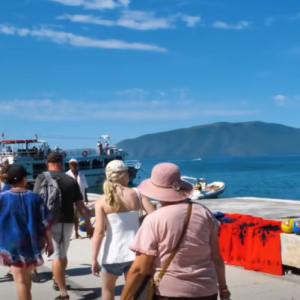 Rama: Shqipëria mirëpret vizitorë nga e gjithë bota, AKT pranë çdo pike hyrëse për t’i informuar