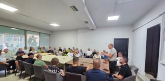 Peqin, dëgjesë publike për rehabilitimin e rrugës së Lagjes së Spitalit