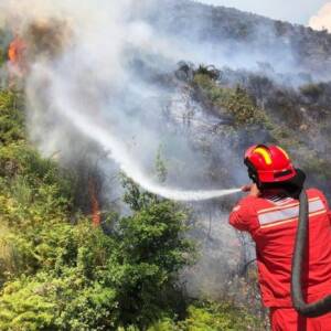 23 vatra zjarri në 24 orët e fundit, dy vijojnë nën monitorim