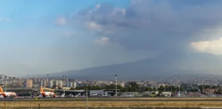 KATANIA – Retë e hirit nga Etna detyrojnë aeroportin të pezullojë fluturimet