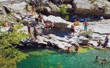 Freski mes natyrës, turistët zgjedhin lumin Kir në Shkodër