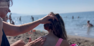 Pushime të sigurta në plazh, si t’i mbroni fëmijët nga dielli