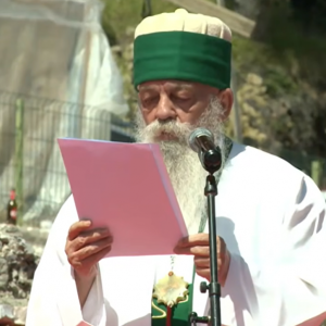 Pelegrinazhi në Malin e Tomorit kulmon me ditën e Abaz Aliut, Baba Mondi: Të ruajmë paqen dhe respektin për njëri-tjetrin