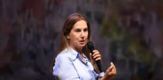 Viti i ri shkollor, Kumbaro: Ndalim celularëve, kamera inteligjente dhe “Pas Shkolle”