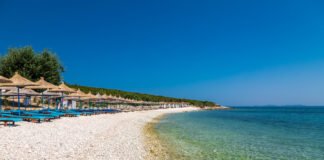 “Le Figaro Nautisme”: Shqipëria e egër përballë Vlorës: Karaburuni dhe Sazani, një parajsë mes dy dete