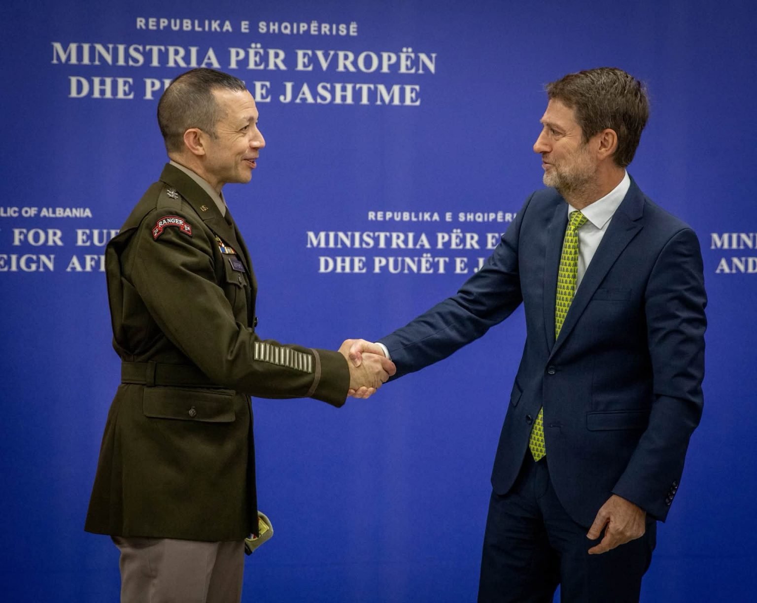 Ambasada e SHBA: Shqipëria, pjesë thelbësore e misionit të Forcës Ndërkombëtare të Stabilizimit
