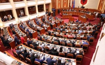 Kuvendi mbyll seancën maratonë, miratohen ndryshimet në qeveri dhe projektligjet në rend të ditës