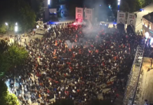 Vijojnë protestat në Prishtinë kundër vendimit të Gjykatës Speciale