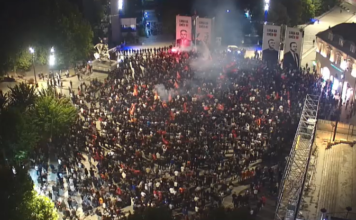 Vijojnë protestat në Prishtinë kundër vendimit të Gjykatës Speciale