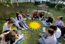 “ÇORAPE ME ZEMËR”, AKTIVITET KUNDËR BULLIZMIT NË SHKOLLËN “QAMIL GURANJAKU”