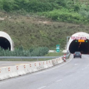Qarkullimi në tunelin e Kërrabës në njërin kah gjatë mbrëmjes për shkak të punimeve