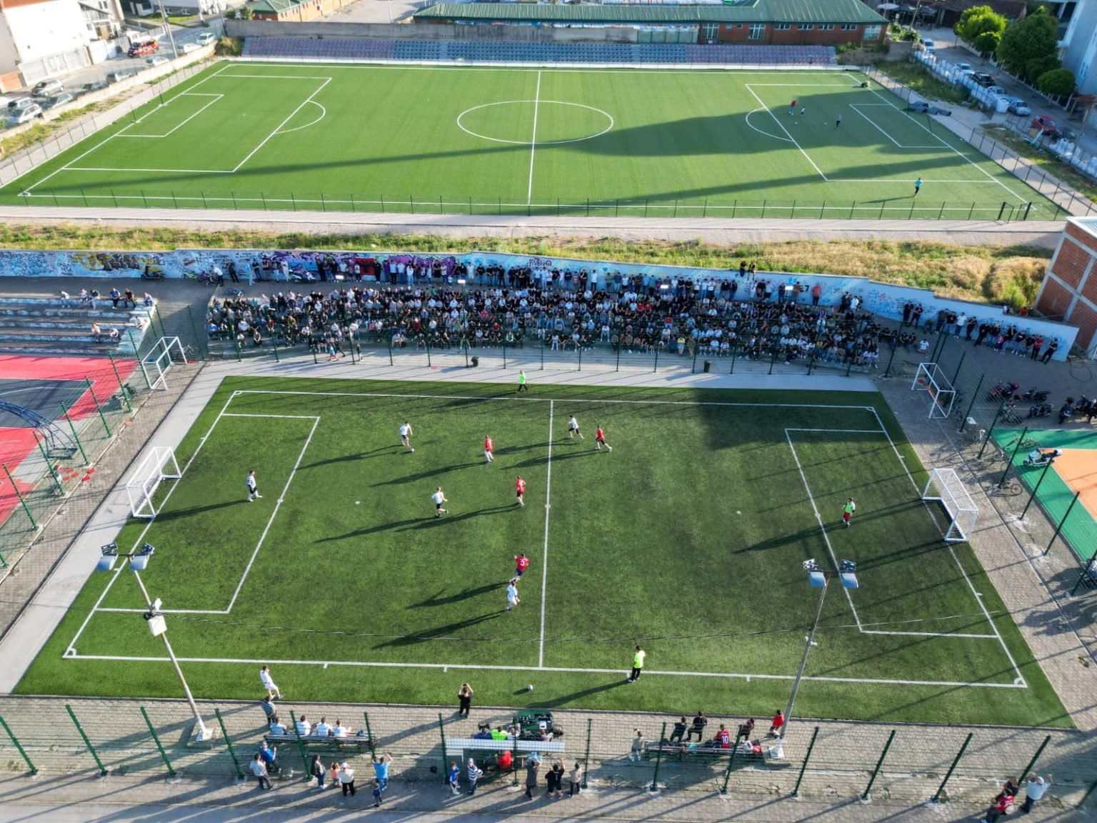 Lugina e Preshevës vlerëson projektin për ndërtimin e 2 fushave sportive nga FSHF