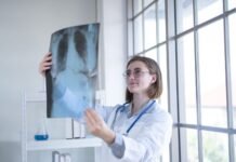 Shpresa të reja për pacientët, imunoterapia e dyfishtë përmirëson trajtimin e kancerit të mushkërive