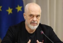 Rama: Do të nisim konsultimet me prindër e mësues për kufizimin e rrjeteve sociale për të miturit